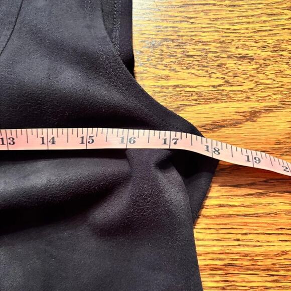 Nic + Zoe Black Sleeveless Top with keyhole on back Size M - Picture 7 of 9